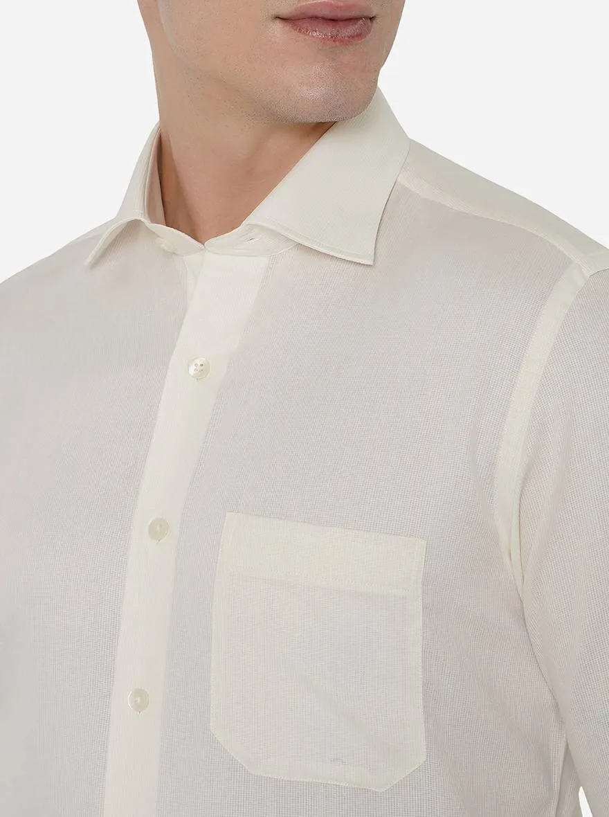 Off-White Solid Slim Fit Formal Shirt | Metal